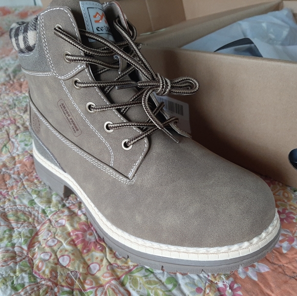 New Ladies Boots - Picture 3 of 4